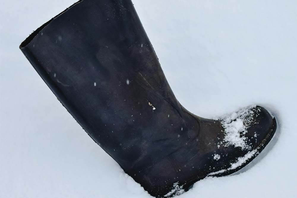 idea-to-hide-sex-toy-winter-boot